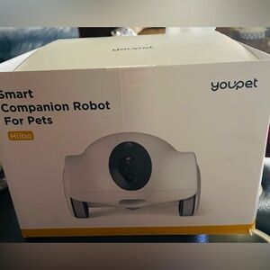 Smart companion robot for pets. 2.4g